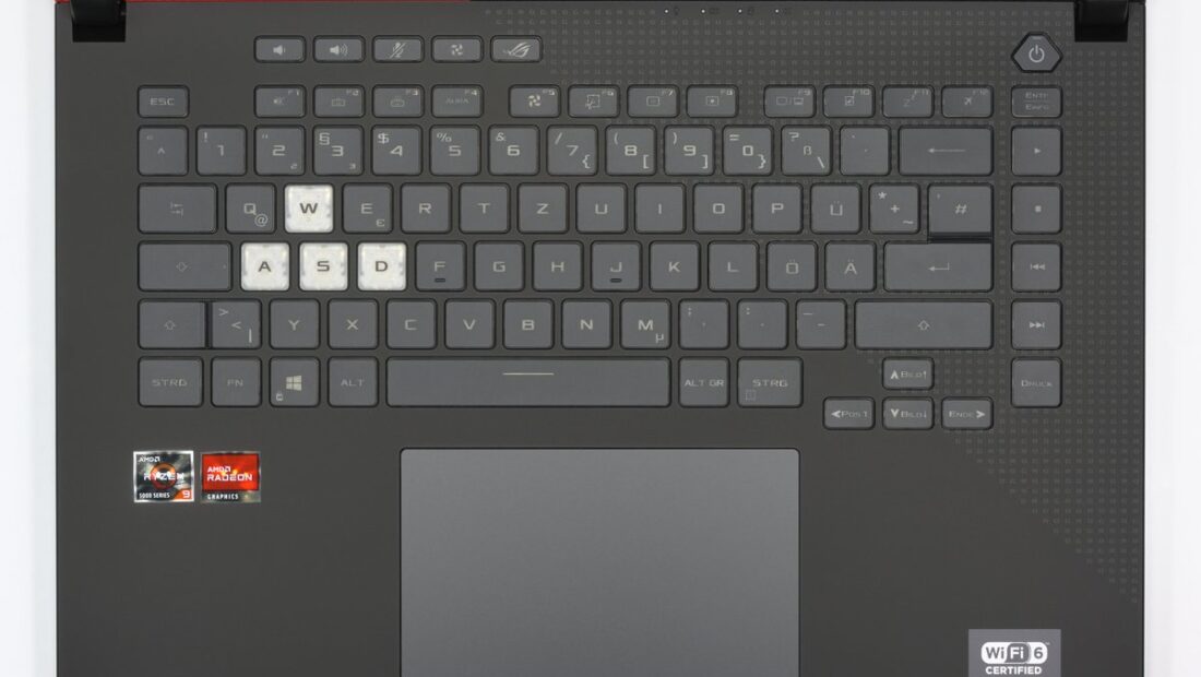 GIGABYTE GAMING A16 gaming laptop keyboard